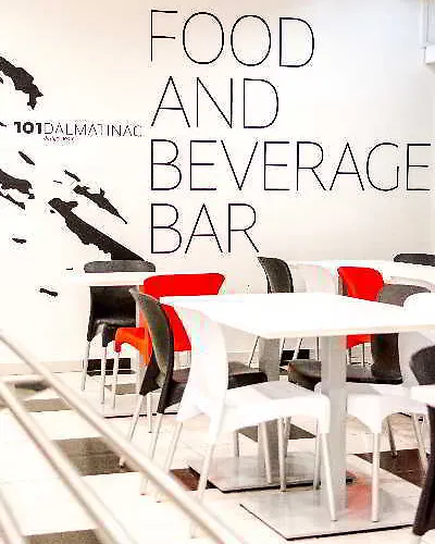 디자인 101 달마티나츠 호스텔 *