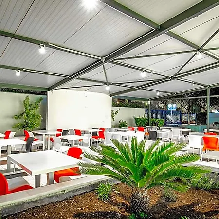 بيت شباب Design 101 Dalmatinac سبليت